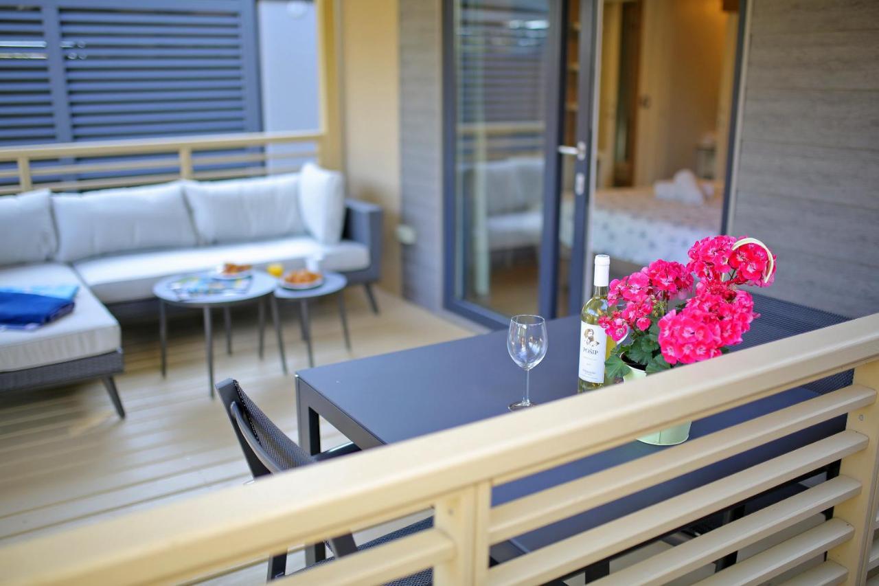 Mobile Homes & Ljutic 3*