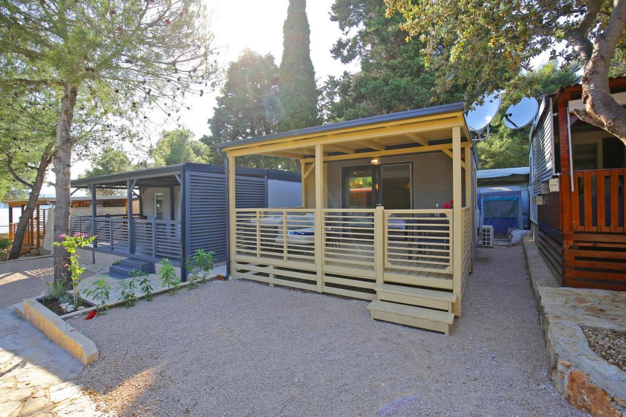 Mobile Homes & Ljutic Vakantiepark 3*