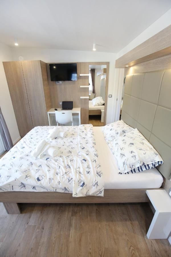 Mobile Homes & Ljutic 3*